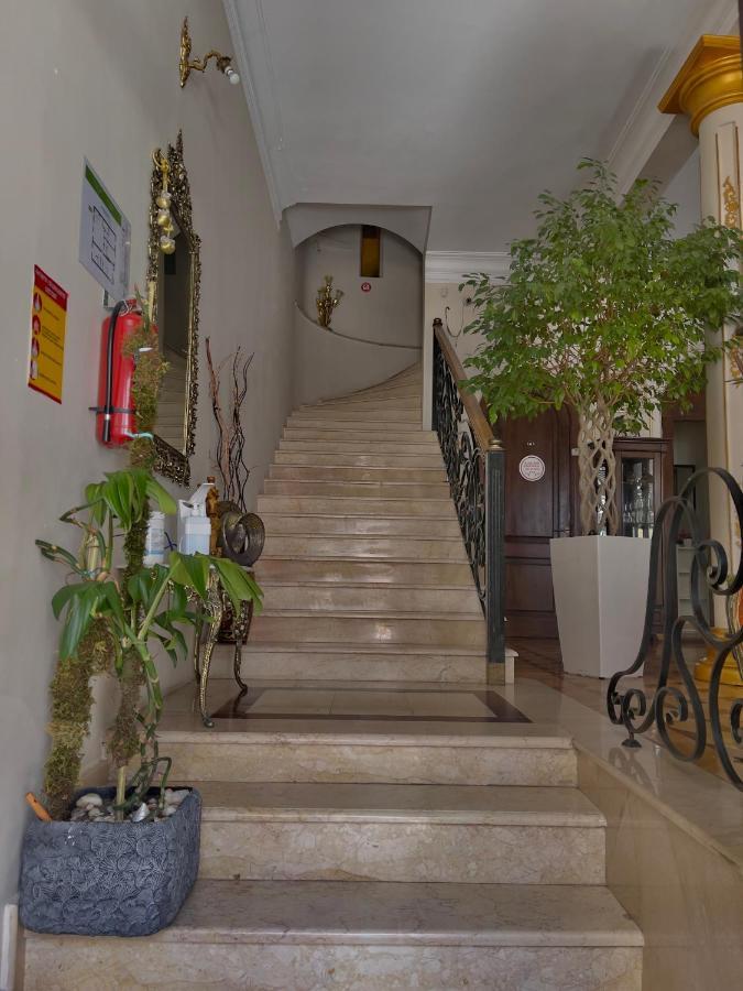 Luxors Garden Hotell Batumi Eksteriør bilde