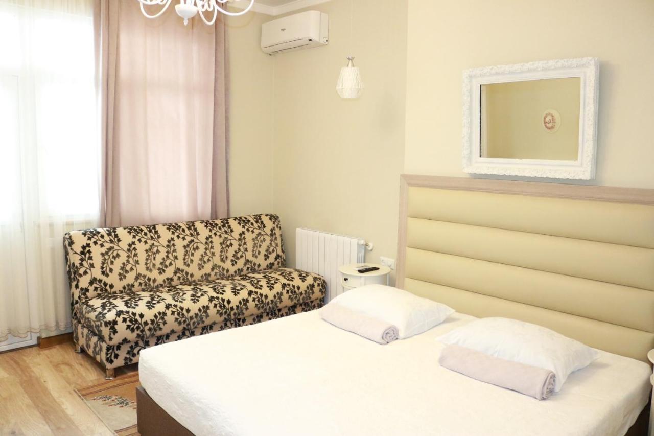 Luxors Garden Hotell Batumi Eksteriør bilde