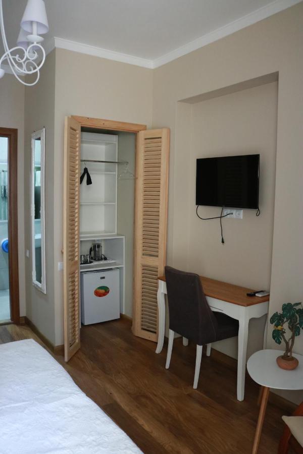 Luxors Garden Hotell Batumi Eksteriør bilde