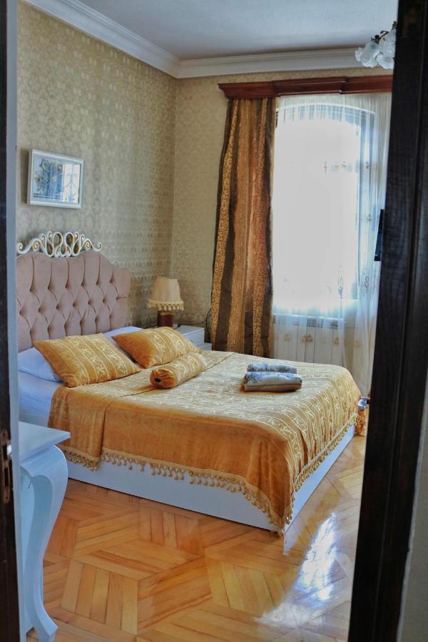 Luxors Garden Hotell Batumi Eksteriør bilde