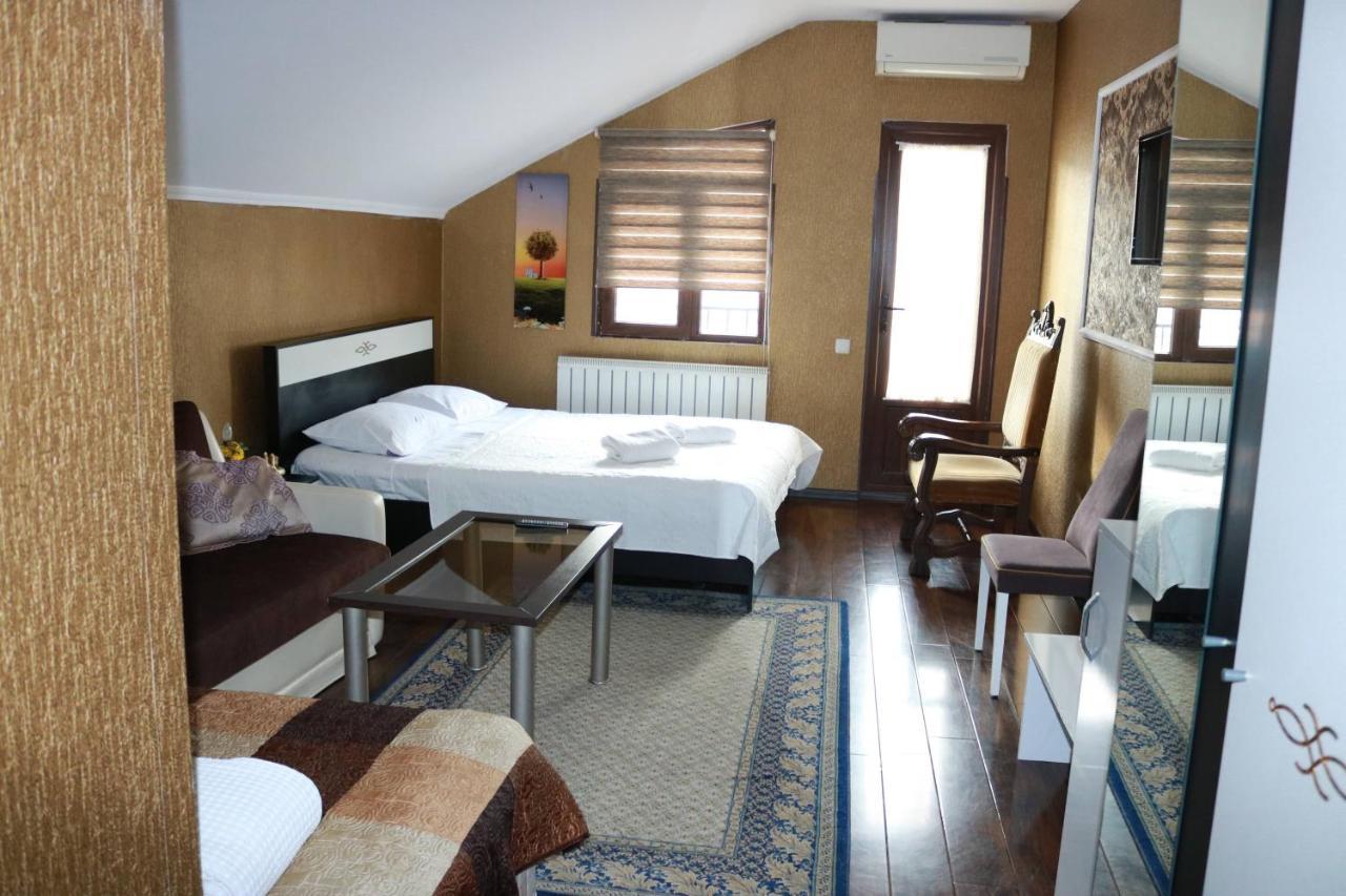 Luxors Garden Hotell Batumi Eksteriør bilde